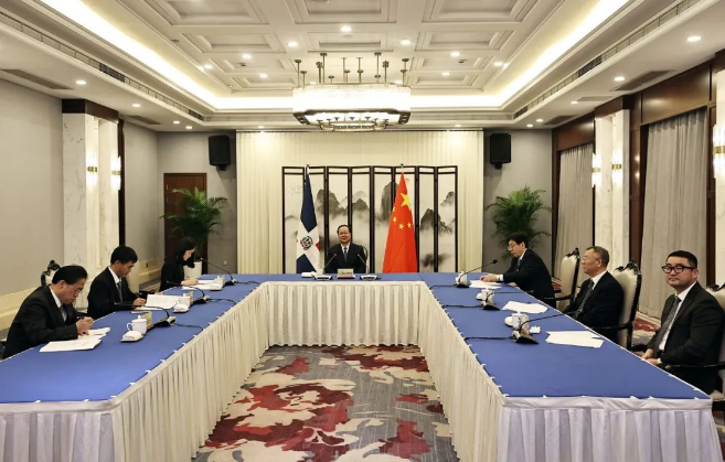 米蘭·(milan)中國官方網(wǎng)站環(huán)境“助力”多米尼加清運(yùn)垃圾，毛偉明省長出席線上交接儀式