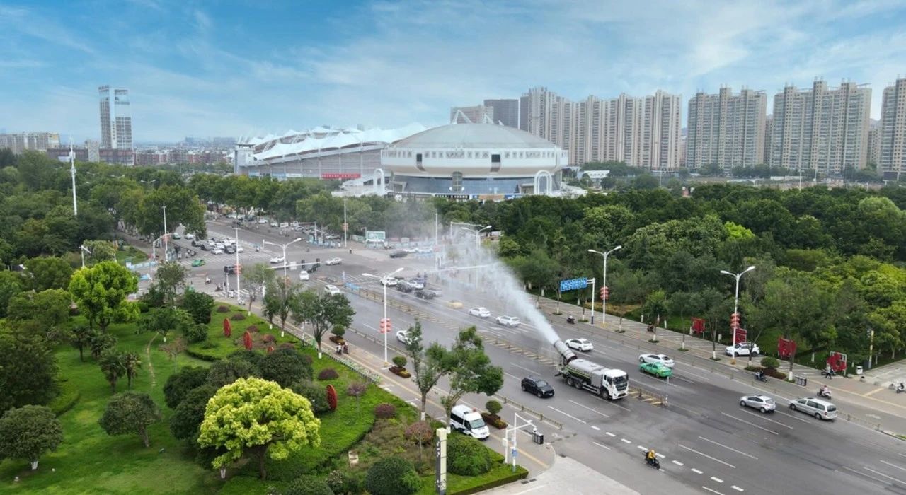 米蘭·(milan)中國官方網(wǎng)站環(huán)境榮登“城市服務(wù)十大影響力企業(yè)”和“環(huán)衛(wèi)裝備十大影響力企業(yè)”雙榜